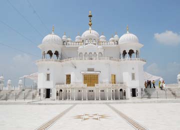 3 Takhat Yatra Tour with Chandigarh